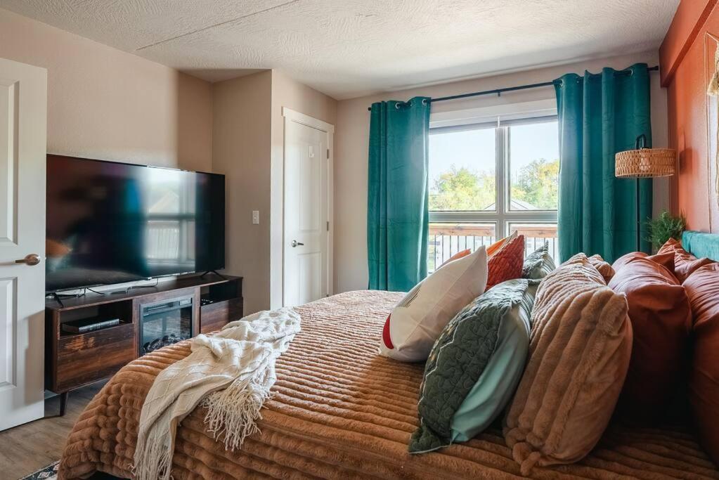 Pet Friendly Boho Condo With Pool--Fitness Center--Next To The Branson Landing--Close To Convention Center And Kanakuk Eksteriør billede