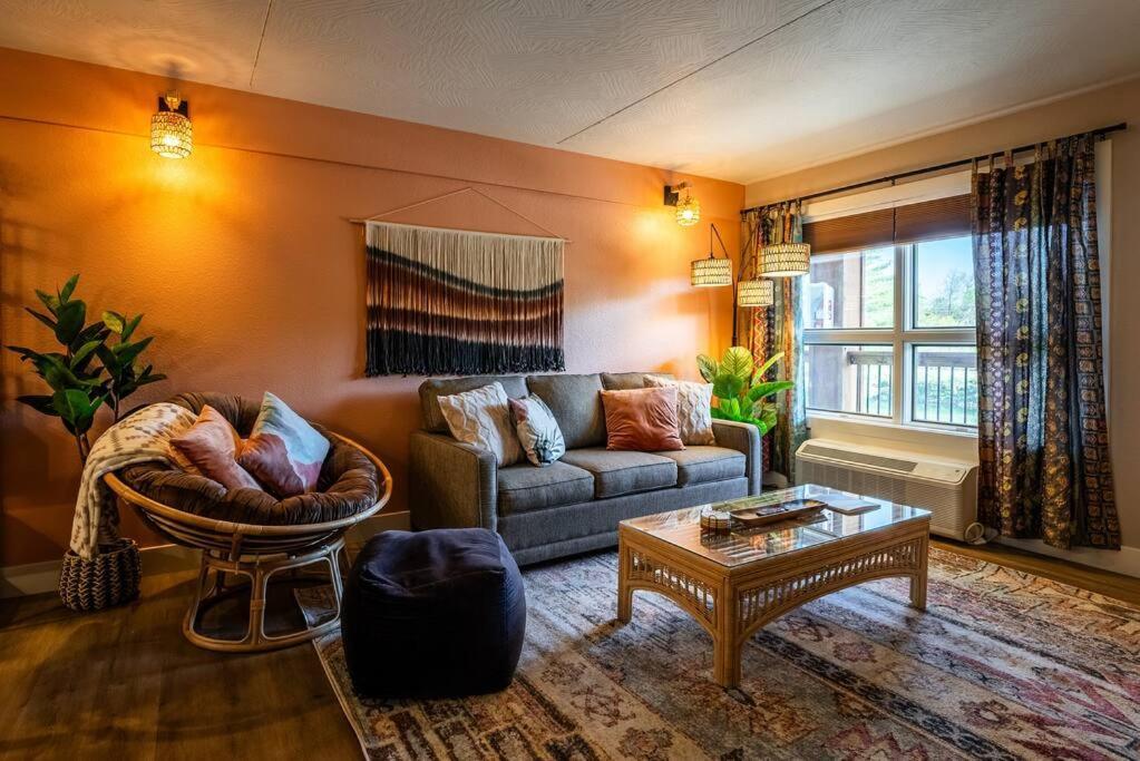 Pet Friendly Boho Condo With Pool--Fitness Center--Next To The Branson Landing--Close To Convention Center And Kanakuk Eksteriør billede