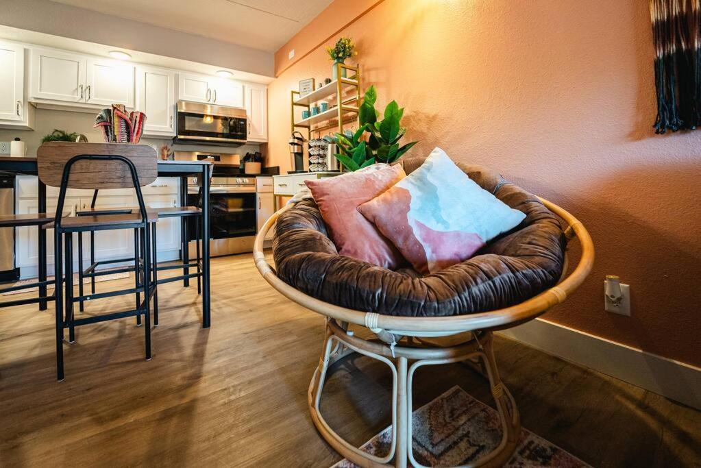 Pet Friendly Boho Condo With Pool--Fitness Center--Next To The Branson Landing--Close To Convention Center And Kanakuk Eksteriør billede