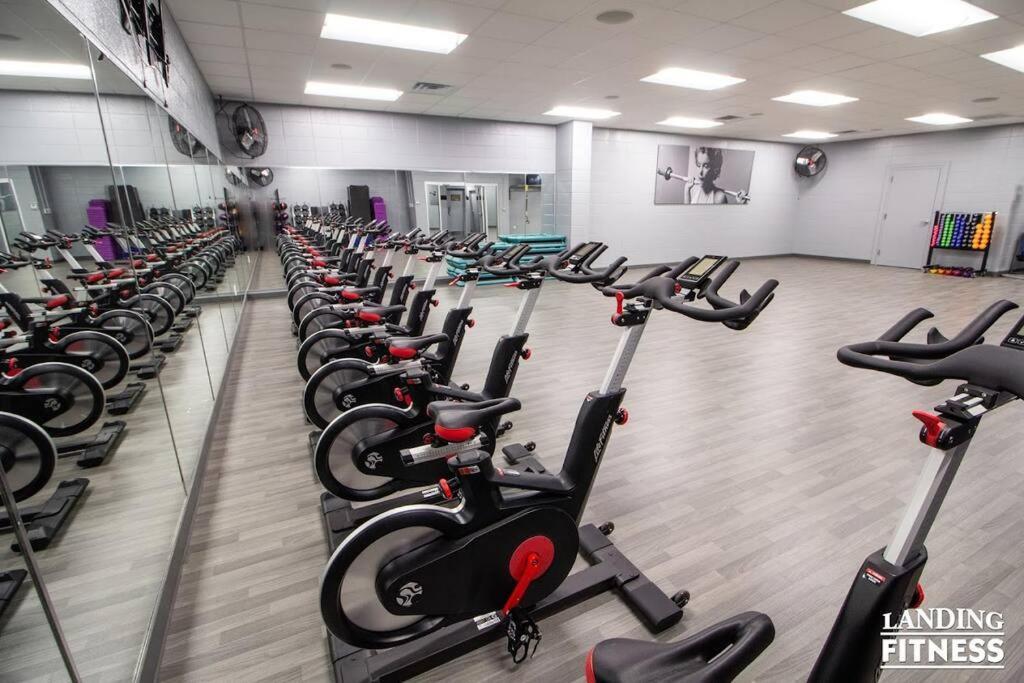 Pet Friendly Boho Condo With Pool--Fitness Center--Next To The Branson Landing--Close To Convention Center And Kanakuk Eksteriør billede