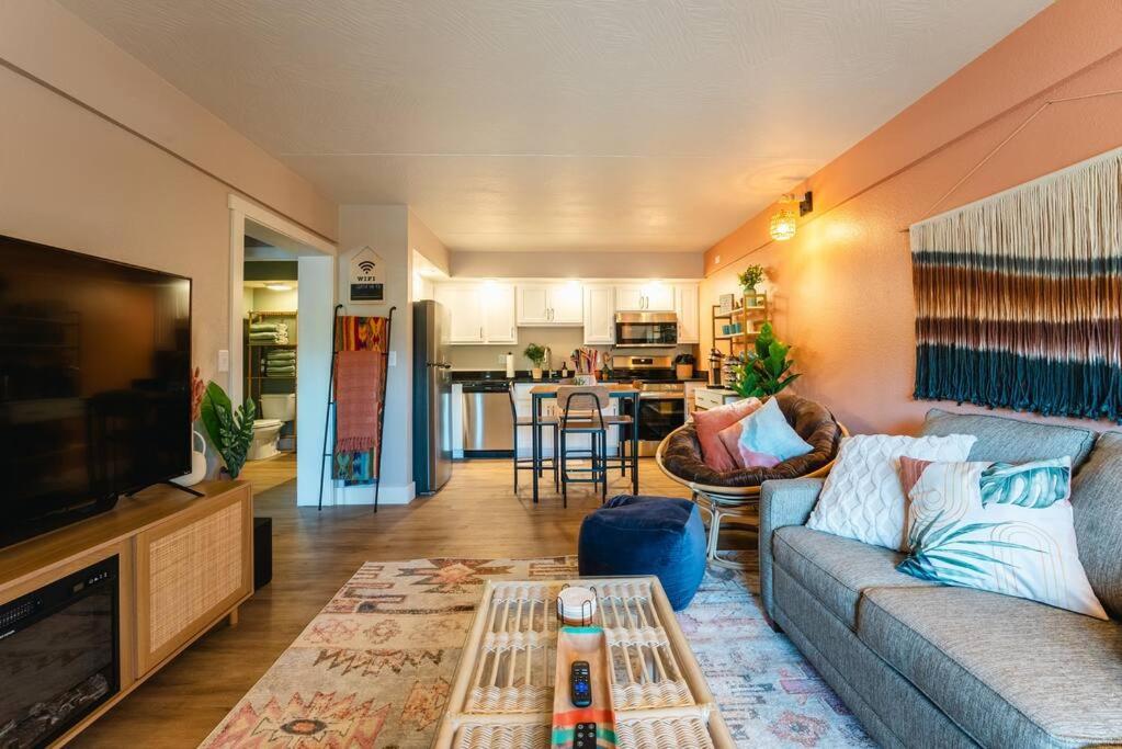 Pet Friendly Boho Condo With Pool--Fitness Center--Next To The Branson Landing--Close To Convention Center And Kanakuk Eksteriør billede